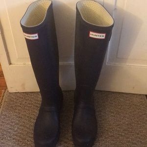 New hunter boots dark purple size M7/F8